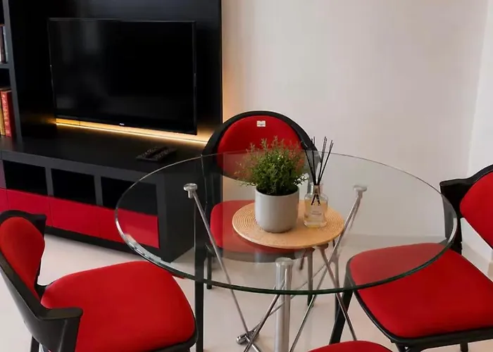 Luxury 1br Skyline View Pool Eastwood Free Parking Aparthotel Manila