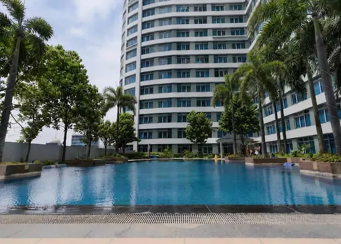 Luxury 1br Skyline View Pool Eastwood Free Parking