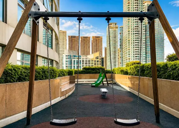 Luxury 1br Skyline View Pool Eastwood Free Parking Aparthotel *